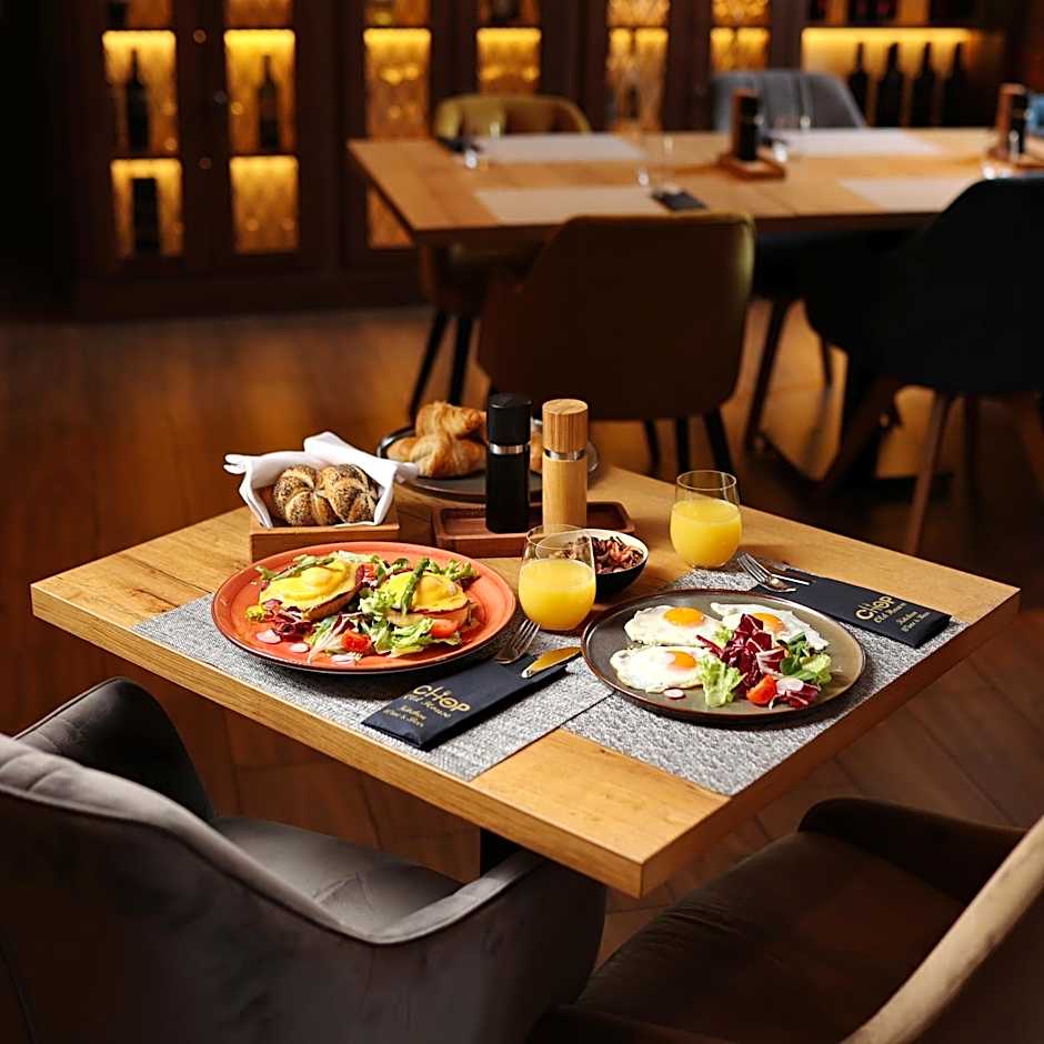 Chop Old House Hotel