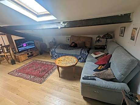 Loft cosy et lumineux à Paris,Les Lilas dans un quartier convivial proche du métro 11 "Mairie des Lilas" et du tram T3b "porte des Lilas"