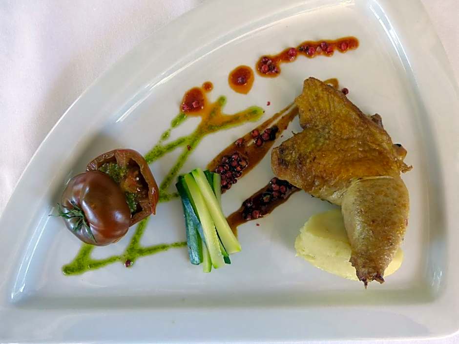 Hôtel Lou Caleù restaurant le Rocher des Abeilles