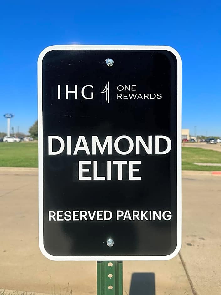 Holiday Inn Express Hotel & Suites Ennis By IHG