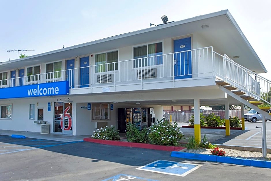 Motel 6 Sacremento, Ca - Downton