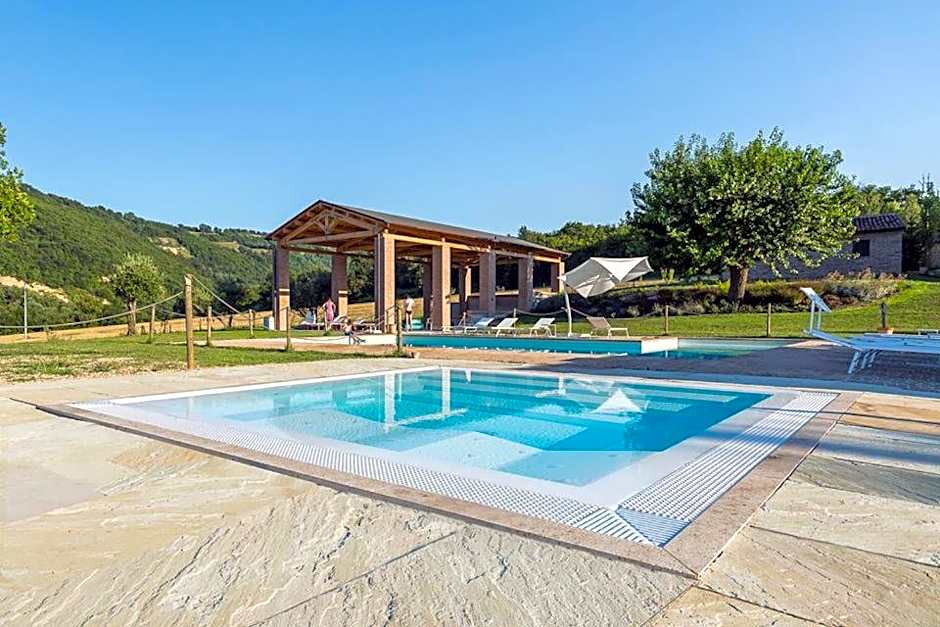 Amico Country House