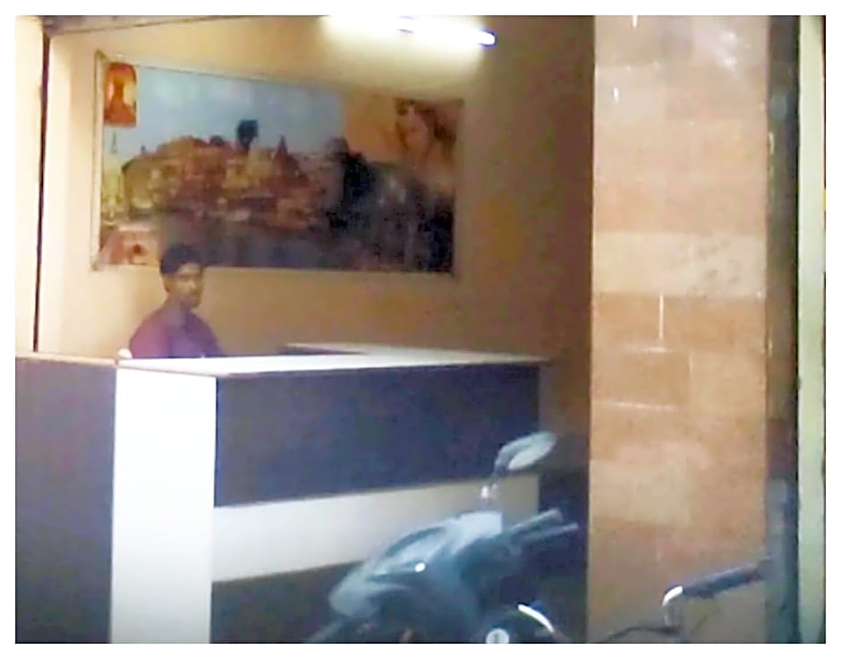 Goroomgo Swastik Guest House Near Kashi Vishwanath Temple Varanasi