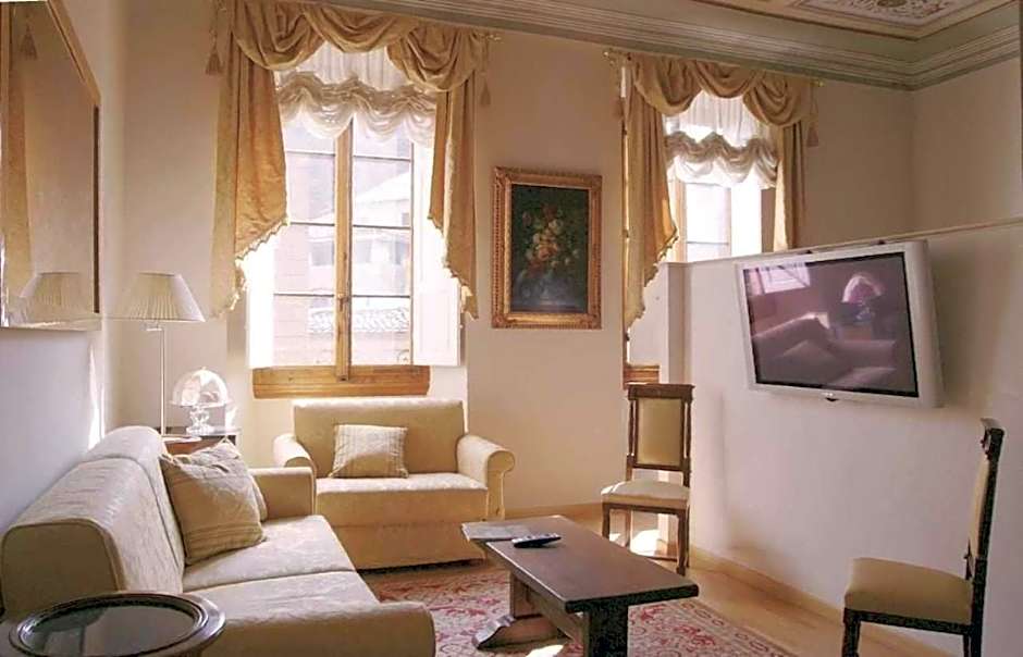 Tornabuoni La Petite Suite