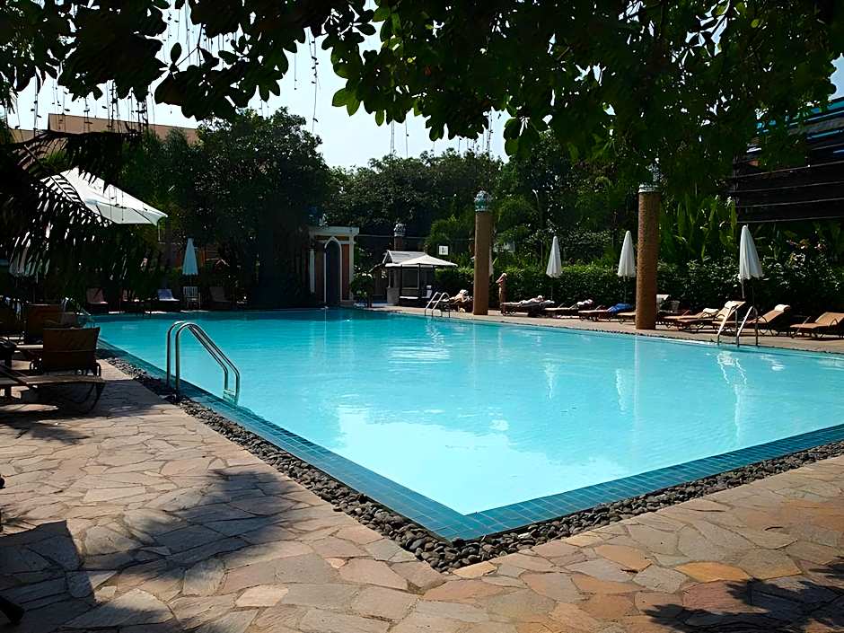 Fairtex Sports Club & Hotel