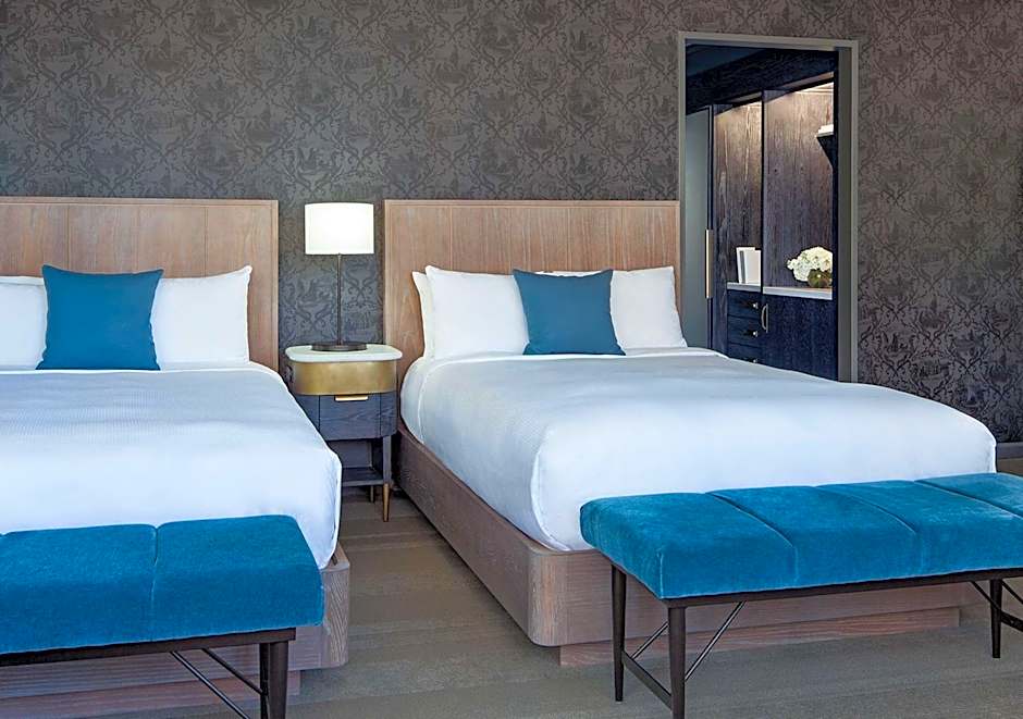 The Marquette Hotel, Curio Collection by Hilton