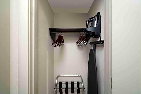 Queen Studio with Two Queen Beds - Mobility and Hearing Access/Non-Smoking