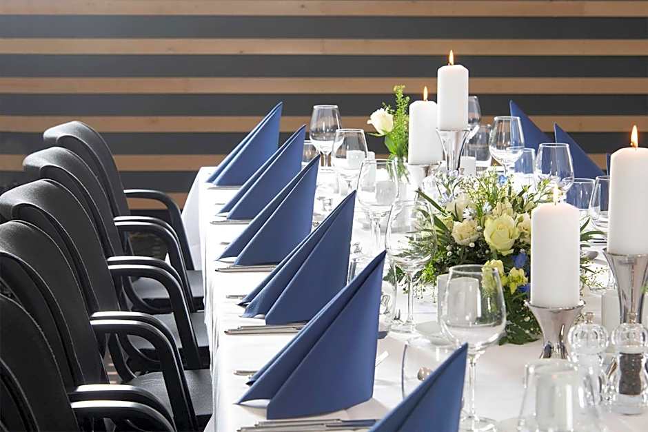 Park Inn by Radisson Oslo Airport Hotel West