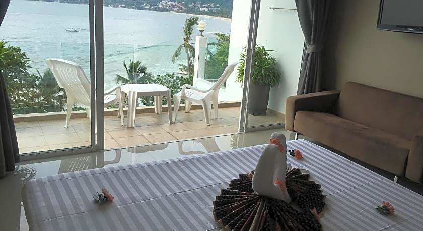 The Front Hotel and Apartments