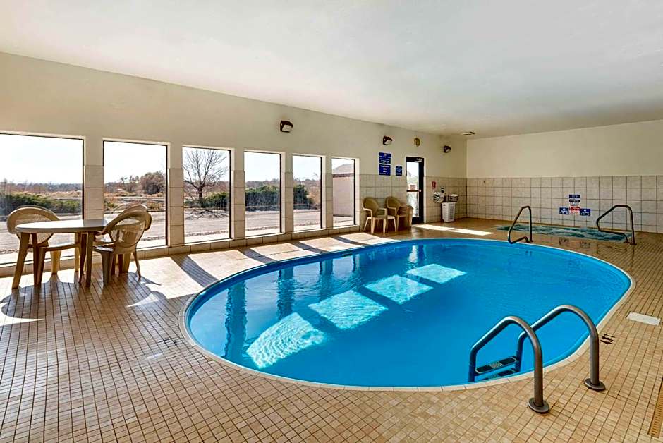 Econo Lodge Pueblo North