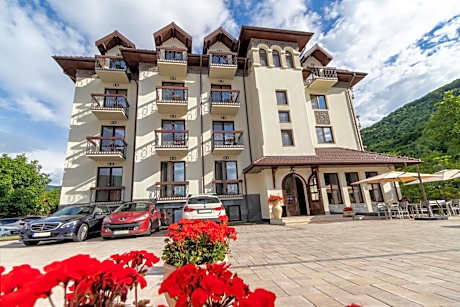 RIVER Hotel & SPA