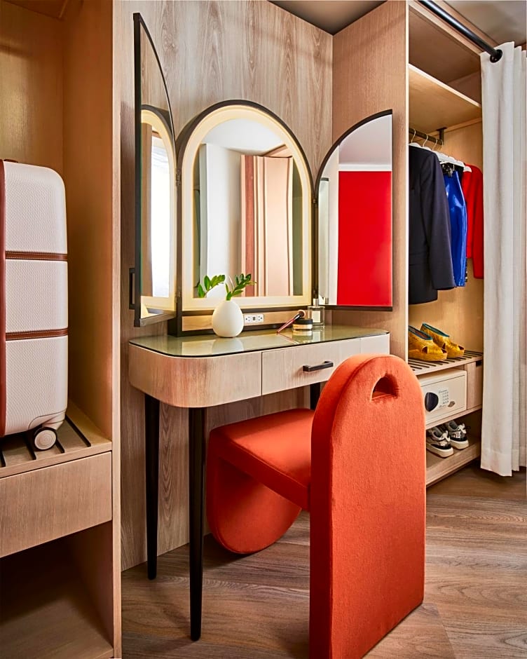 Virgin Hotels Las Vegas, Curio Collection by Hilton