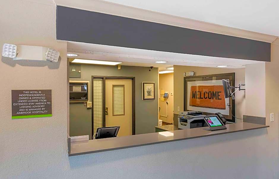 Extended Stay America Suites - Kansas City - Country Club Plaza