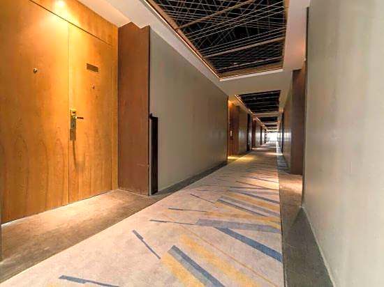 Park Yu Hotel (Ningbo University Qingshuipu Metro Station)