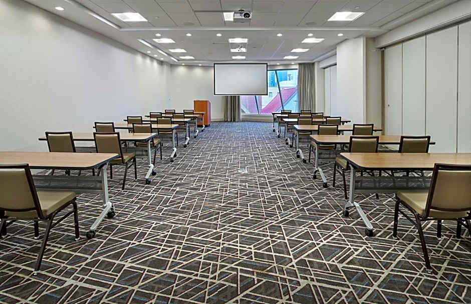 DoubleTree by Hilton Edmonton Downtown