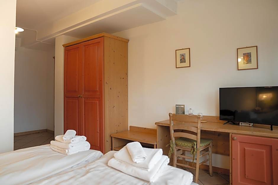 Hotel al Dòs - Breakfast & Private SPA