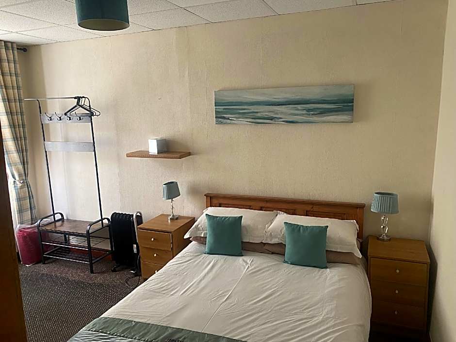 Evanescent Bar and Rooms