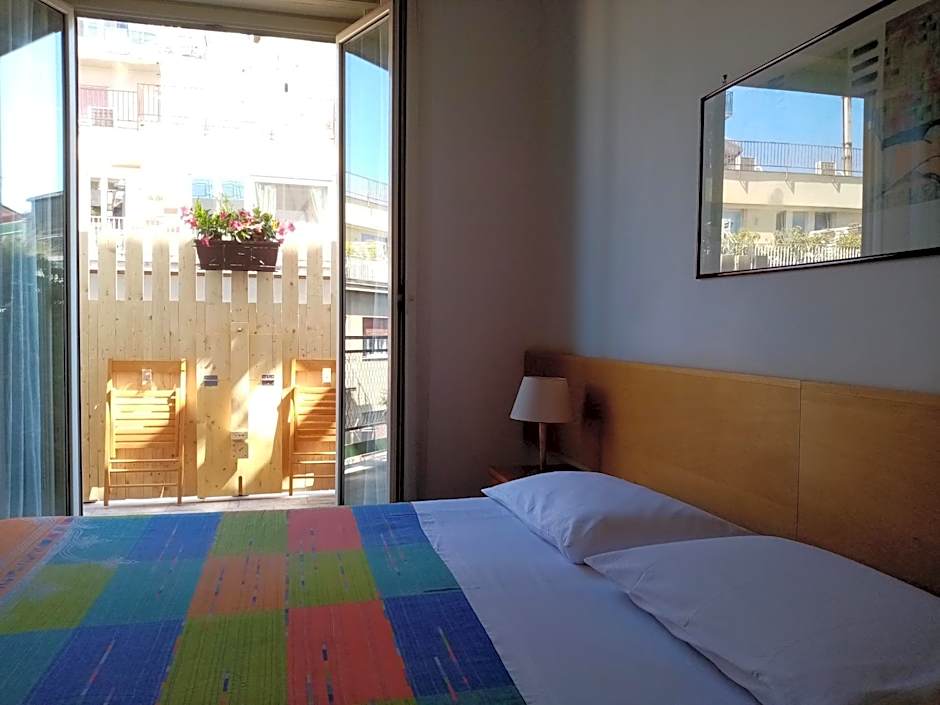 Ariston Petit Hotel