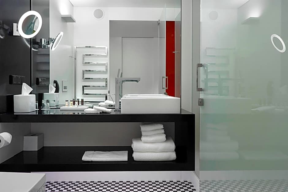 Renaissance Warsaw Airport Hotel