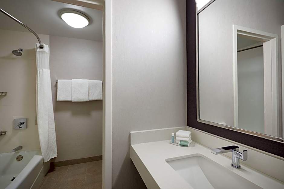 Courtyard by Marriott Kansas City Overland Park/Metcalf, South of College Boulevard