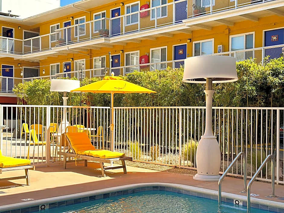 Hotel Del Sol