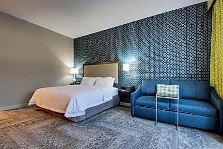 1 King Mobility/Hearing Access W/Tub Ns