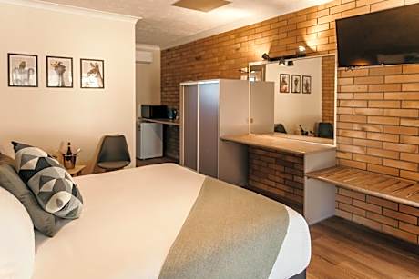 King & King Single (No Pets)