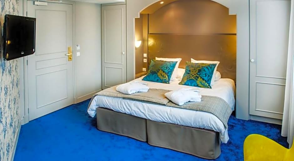 Photo 1 of 13 of Classic Suite