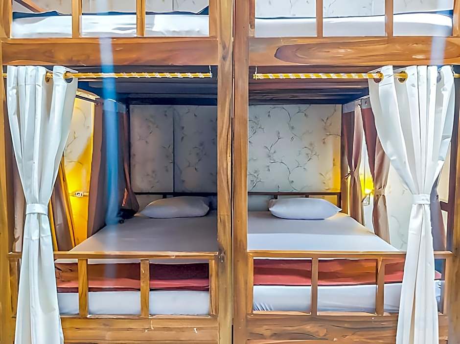 Shooting Star Hostel Kuta RedPartner (Mixed Dormitory)