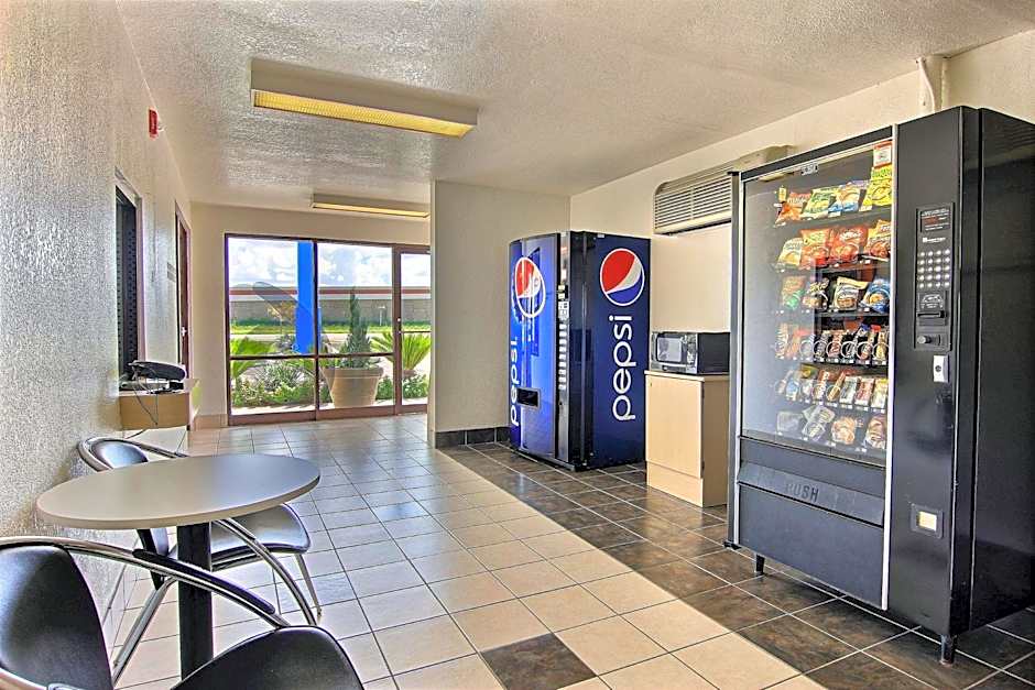 Motel 6-Kingsville, TX
