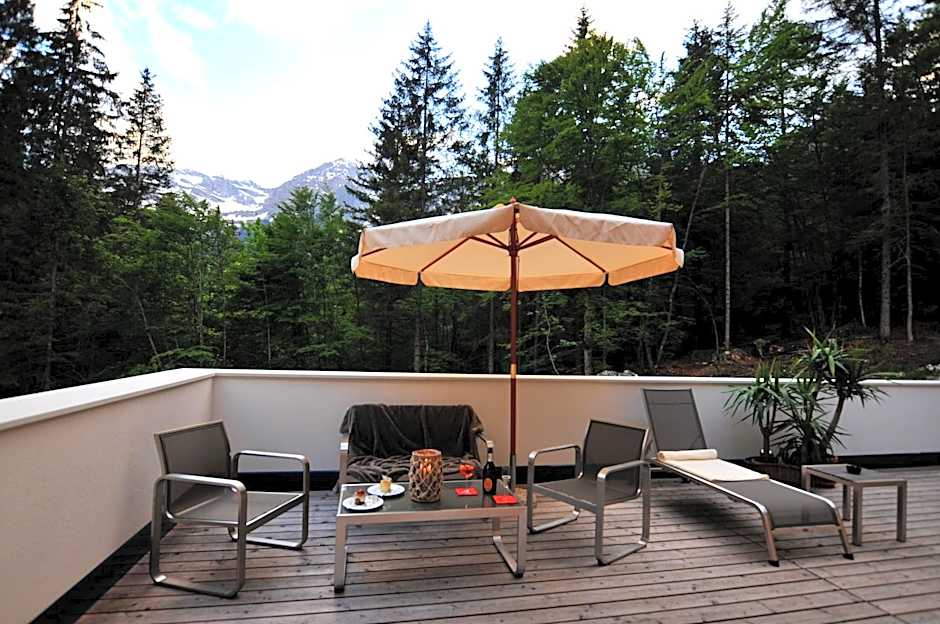 Chalet Tovel - Mountain Lake