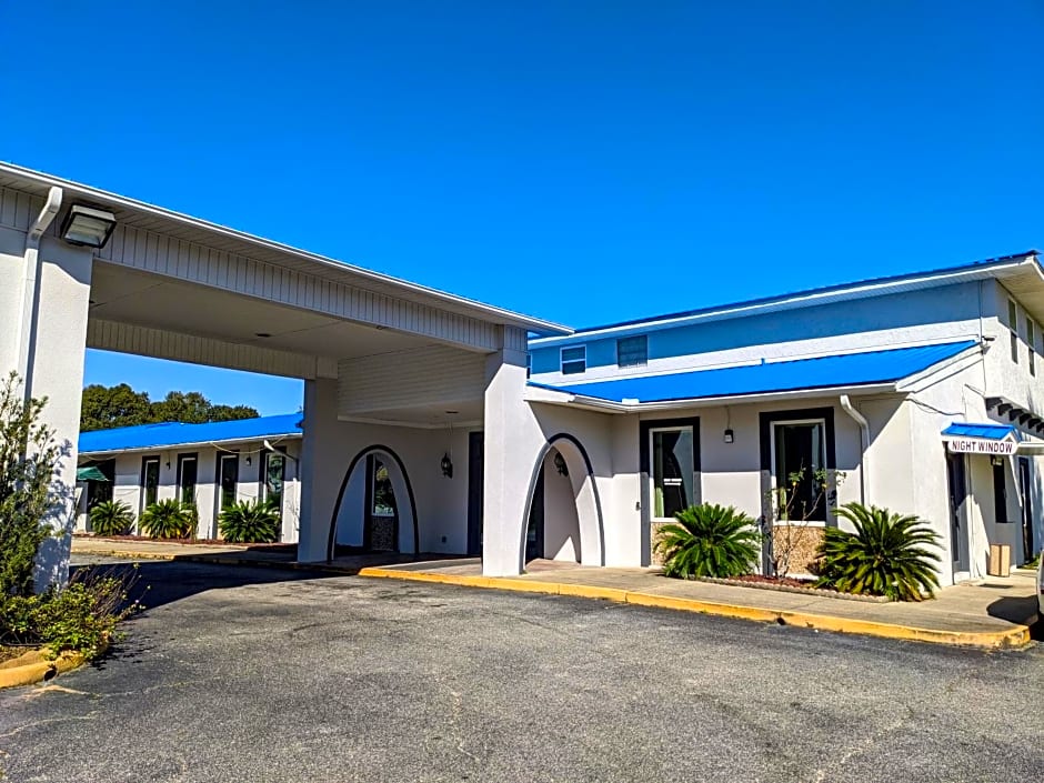 Garden Inn & Suites