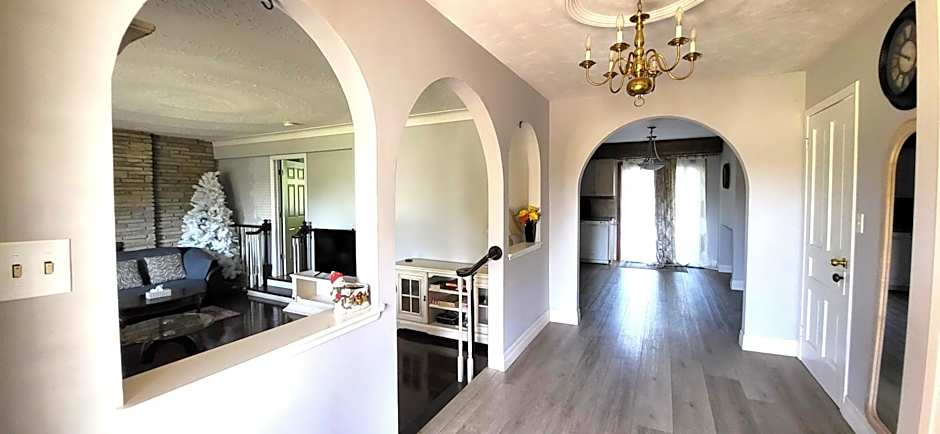 Cozy Home Close to Attractions in Niagara Falls