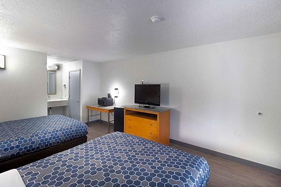 Rodeway Inn At Fort Lee