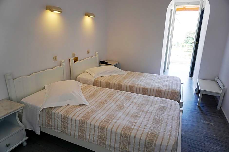 Polos Hotel Paros