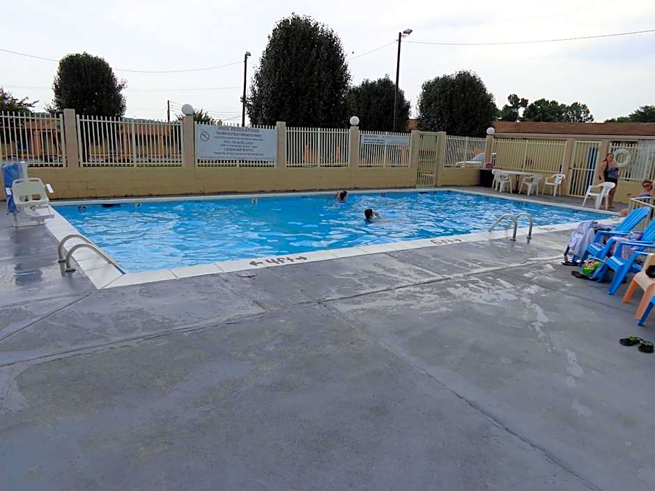 Travelodge by Wyndham Ridgeway Martinsville Area