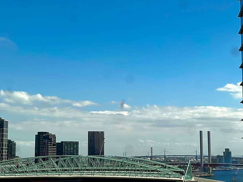 Wsp quiet apartment in CBD with free parking