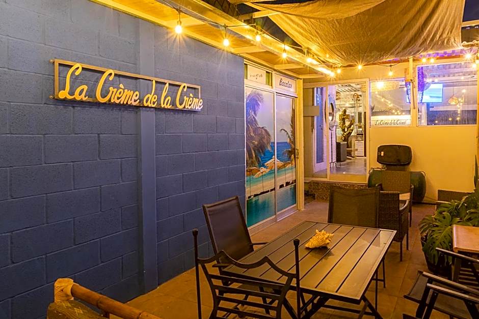 La Créme de la Créme Hostel