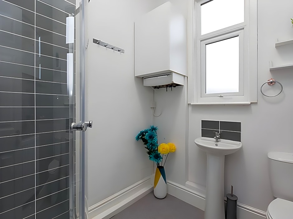 TownHouse @166 Ruskin Rd