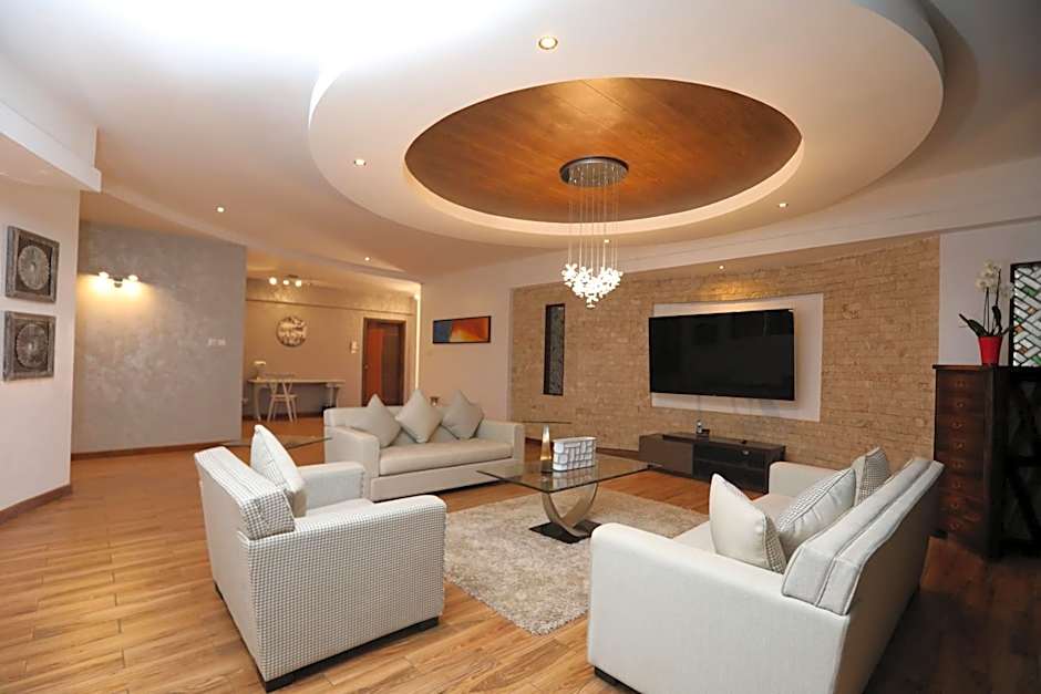 Bidwood Suite Hotel, Opposite Sarit Centre