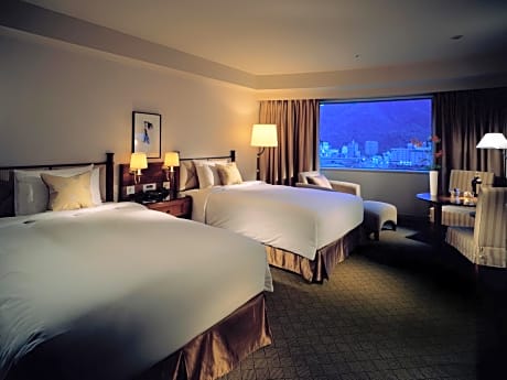 Twin Room with River View Premium Floor with Free access to Fitness Club - Non-Smoking