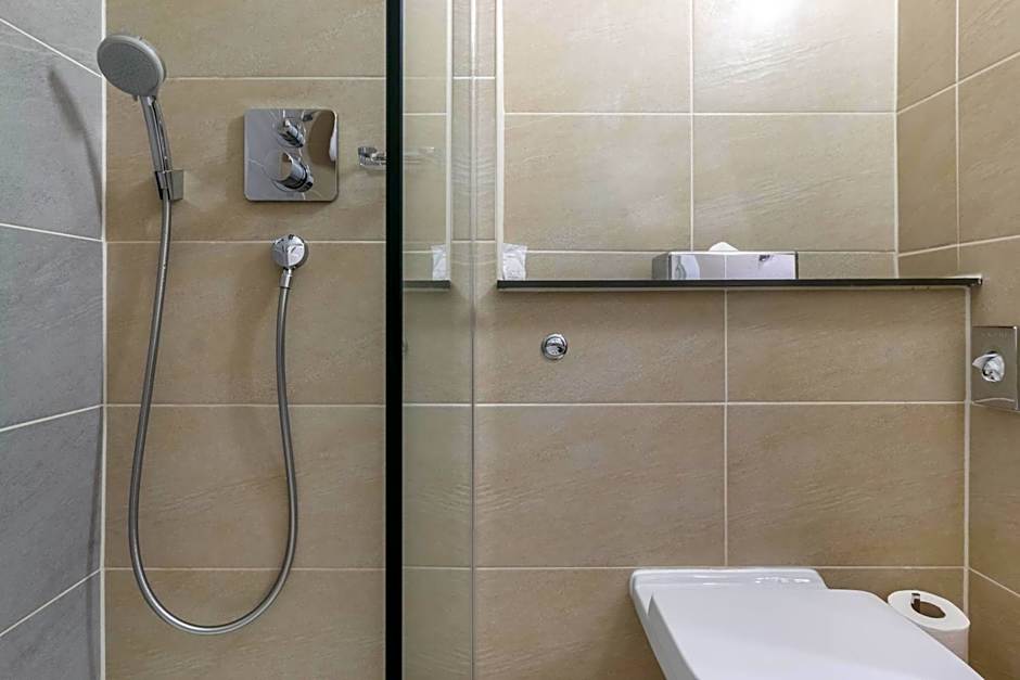 Garner Hotel Preston Samlesbury By IHG