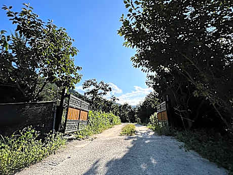 Bujeon Valley Road Hwangto Bang Villa