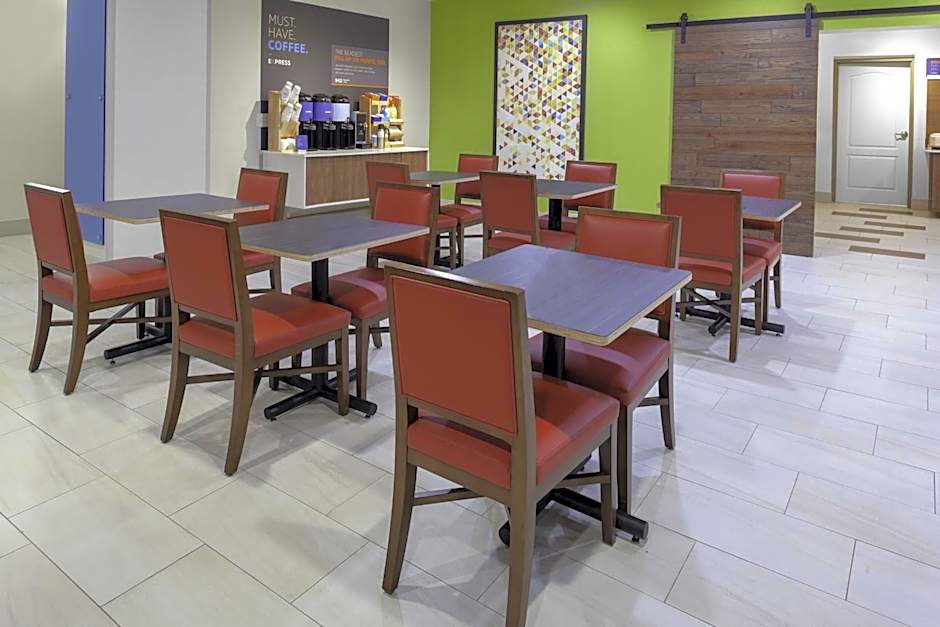 Holiday Inn Express Myrtle Beach-Broadway at the Beach By IHG