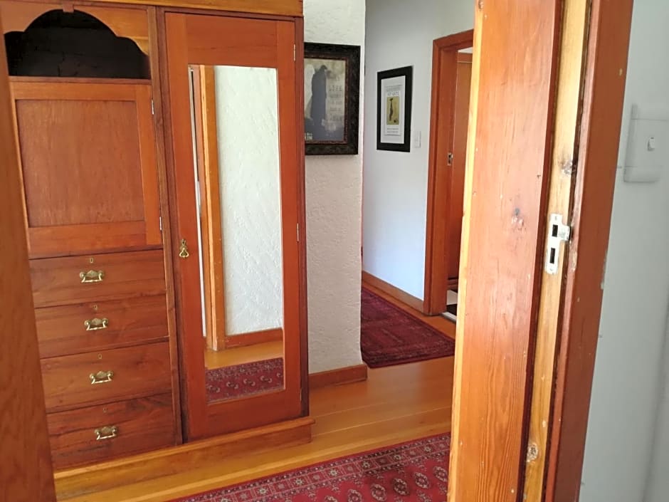 29onTait Guest House