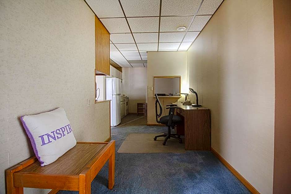 HomeTown Inn By OYO - Liberal, KS