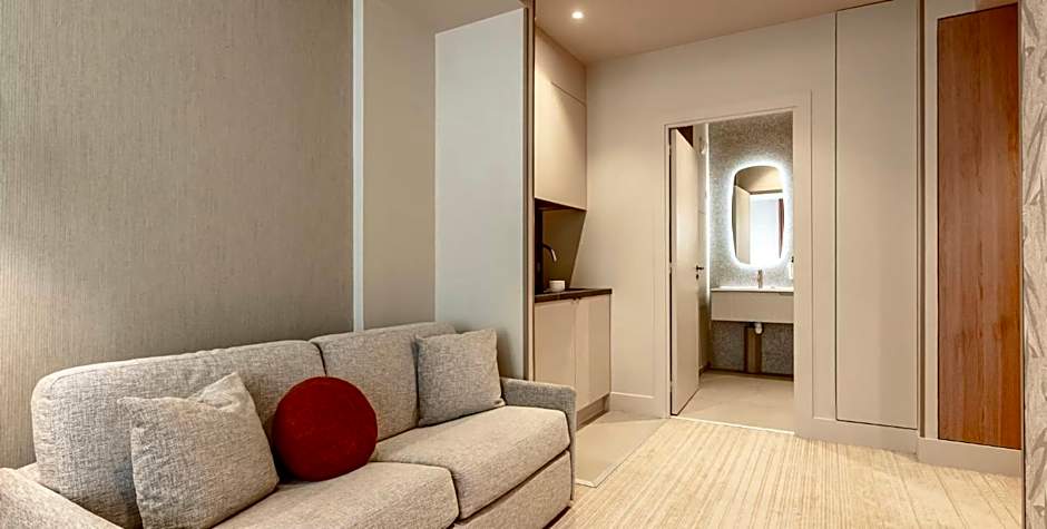 Suites FL By Sweett