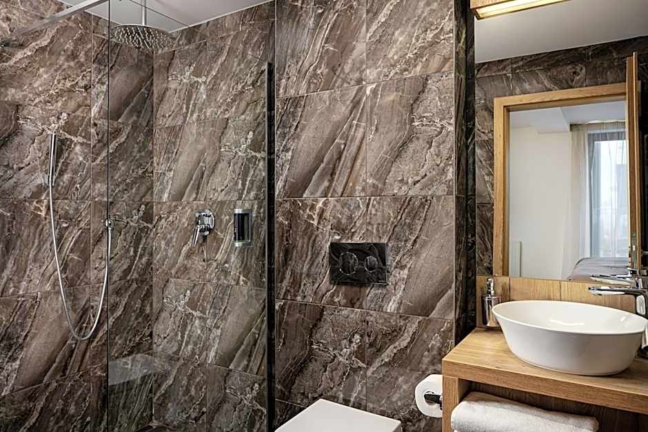 4 SMART HOTEL