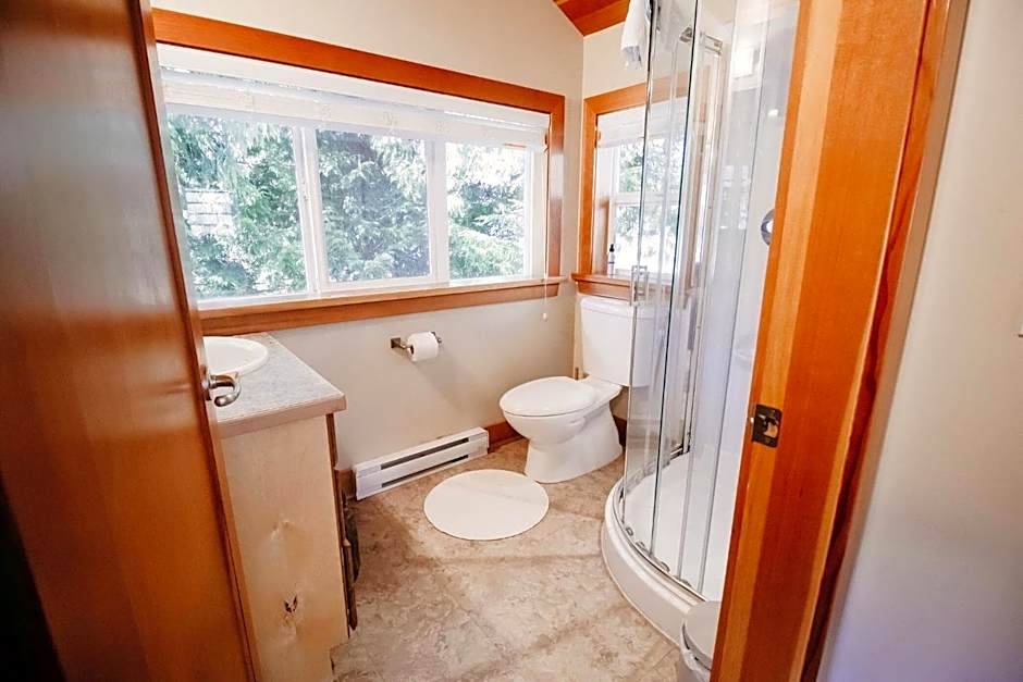 The Shoreline Tofino