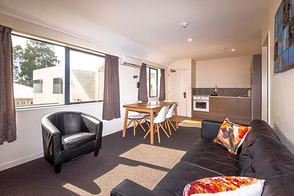 298 Westside Motor Lodge